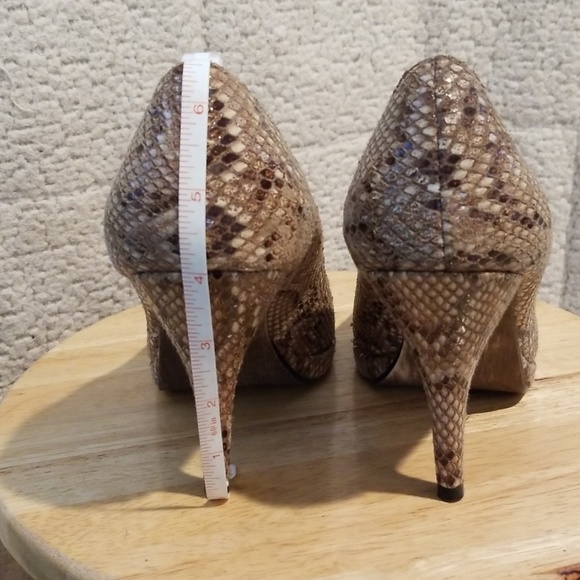 Heels - Picture 3 of 4